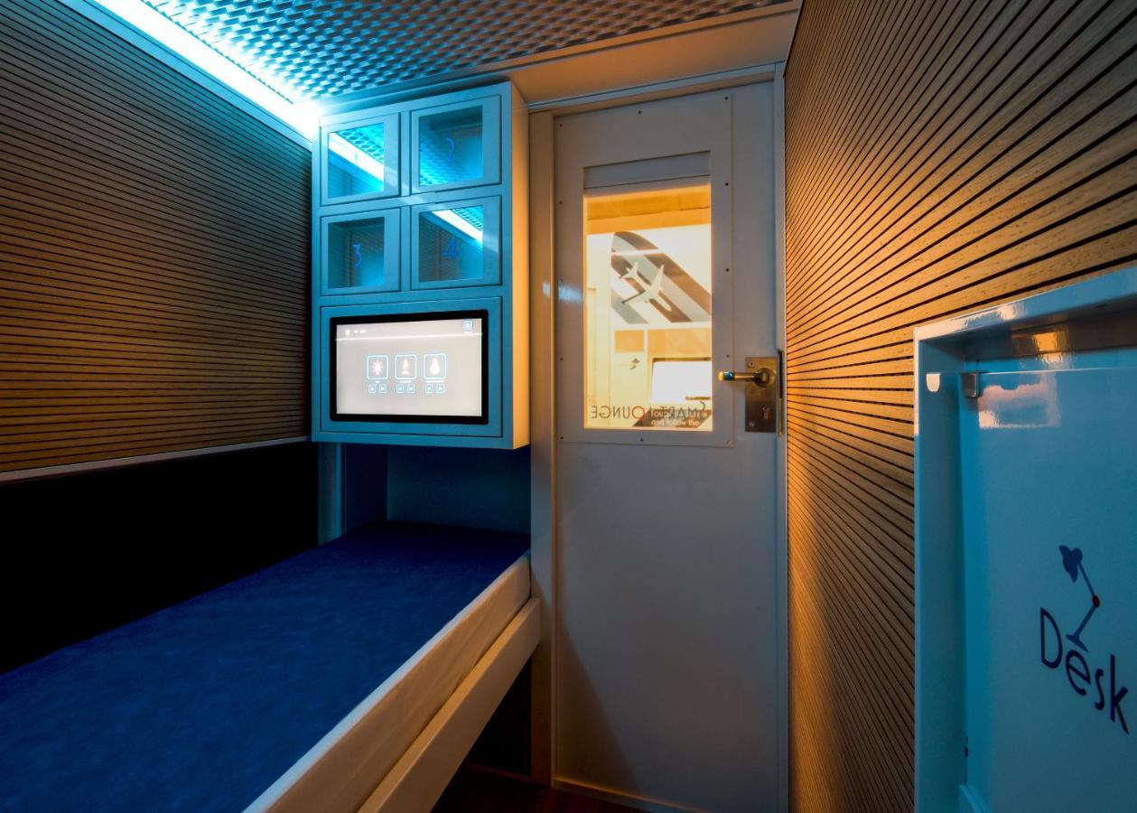 Resting Pods - Zzzleepandgo Wien Airport Schwechat ภายนอก รูปภาพ