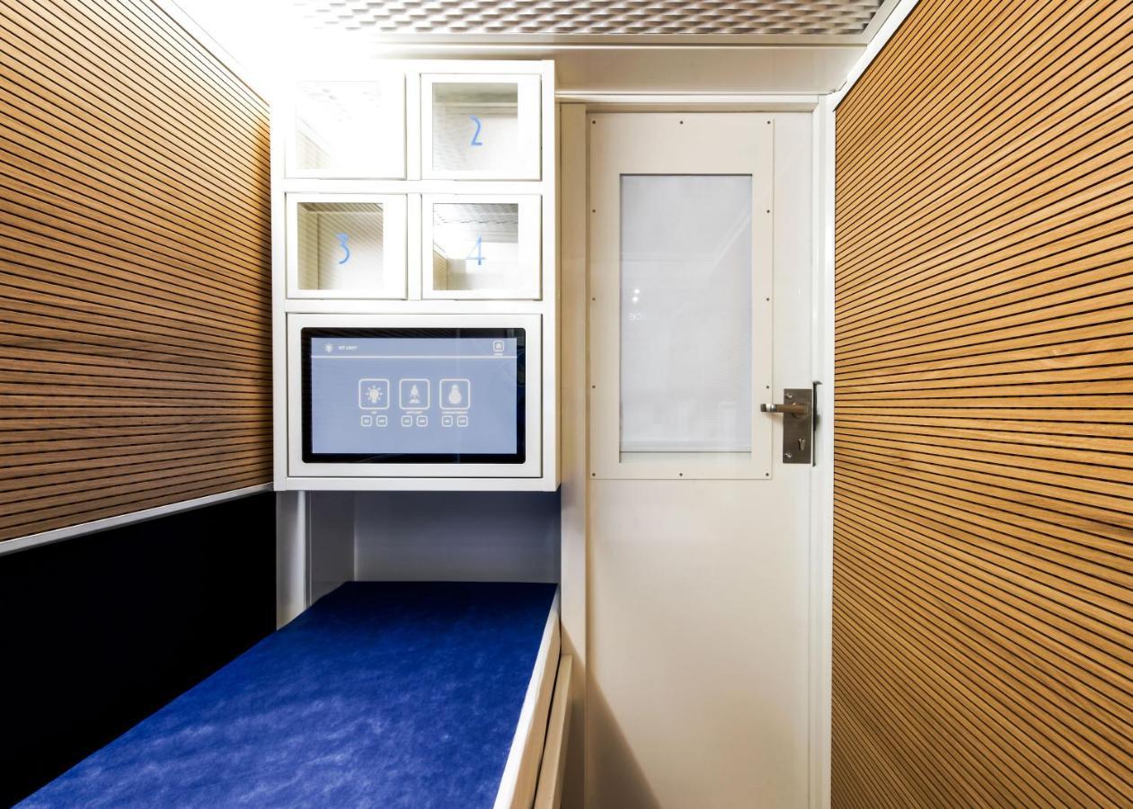 Resting Pods - Zzzleepandgo Wien Airport Schwechat ภายนอก รูปภาพ