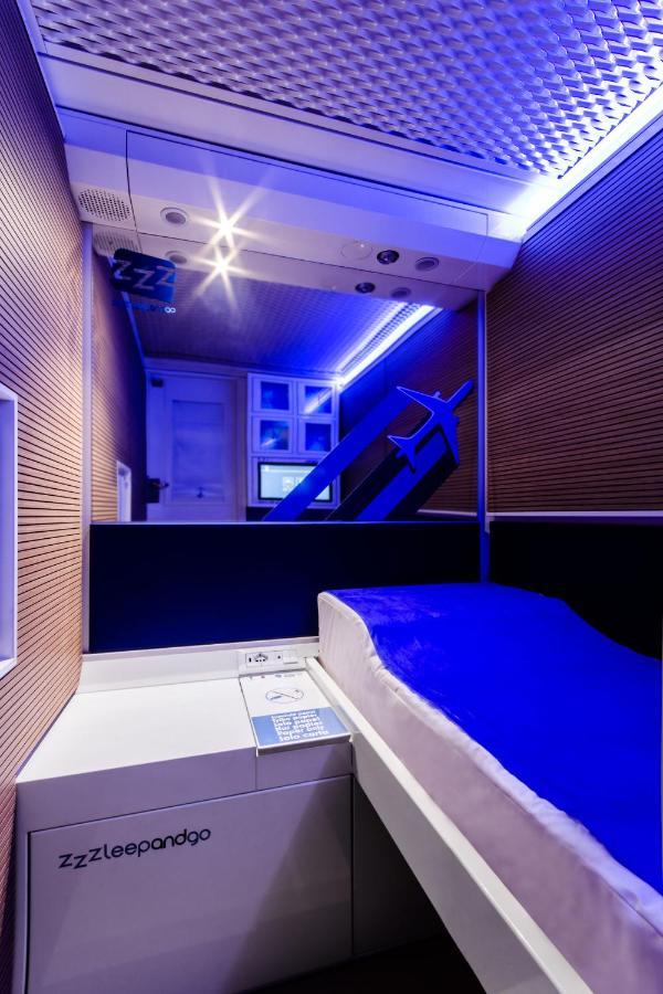 Resting Pods - Zzzleepandgo Wien Airport Schwechat ภายนอก รูปภาพ